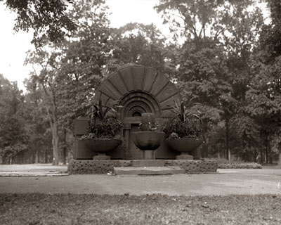 Detroit's Belle Isle Fountain C. 1920