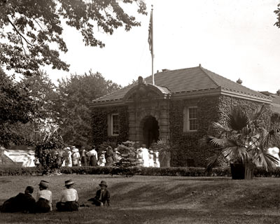 Detroit's Belle Isle Aquarium C. 1917