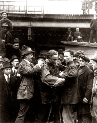 Harry Houdini In A Staright Jacket Off Belle Isle  C.1937